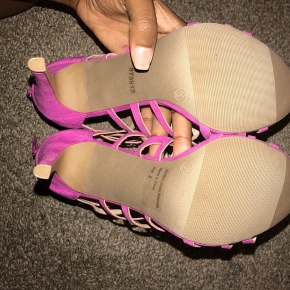 Sexy Caged Heels - Picture 3 of 4